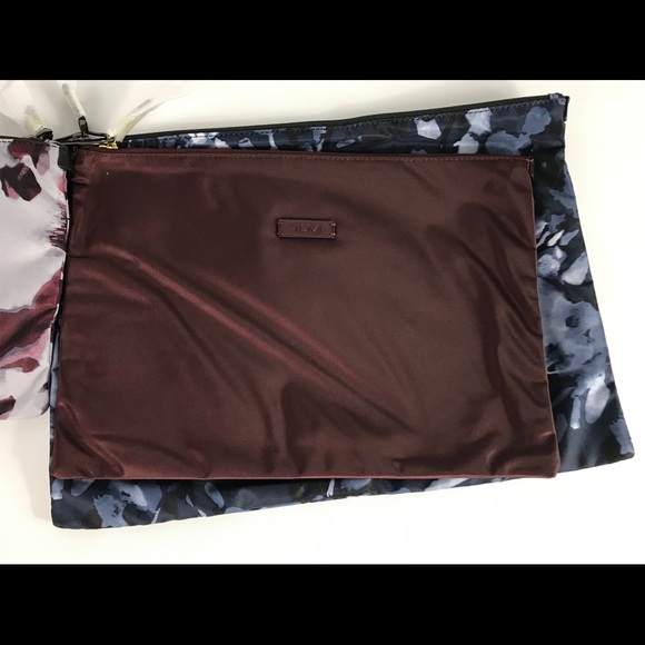 tumi pouch set